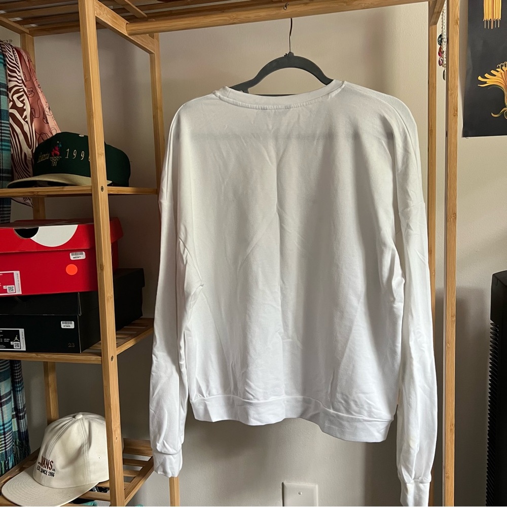 HALLOWEEN SKELETON SKATEBOARDING WHITE PULLOVER - Picture 2 of 4